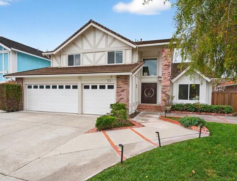 Photo of 757 Salt Lake Drive, San Jose, CA 95133 (MLS # ML82037061)