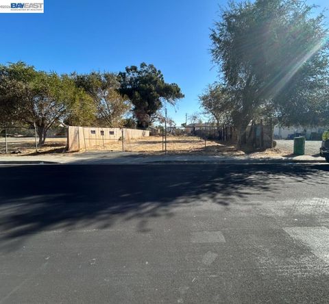 Photo of 64 64 S Bella Monte Ave Ave, Bay Point, CA 94565 (MLS # 41125434)