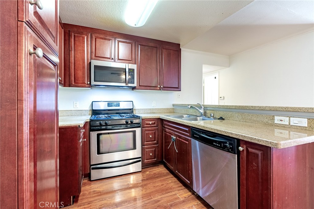 5550 Owensmouth Avenue 120