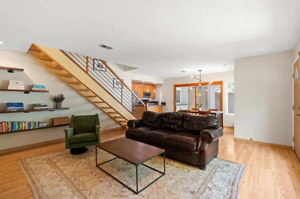 Encinitas, California 92024, United States, 3 Bedrooms Bedrooms, ,3 BathroomsBathrooms,Residential,Active,232325