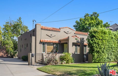 Photo of 884 N Raymond Avenue, Pasadena, CA 91103 (MLS # 26991959)