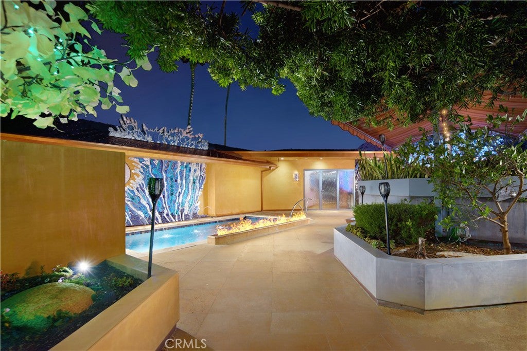 111 S La Senda Drive