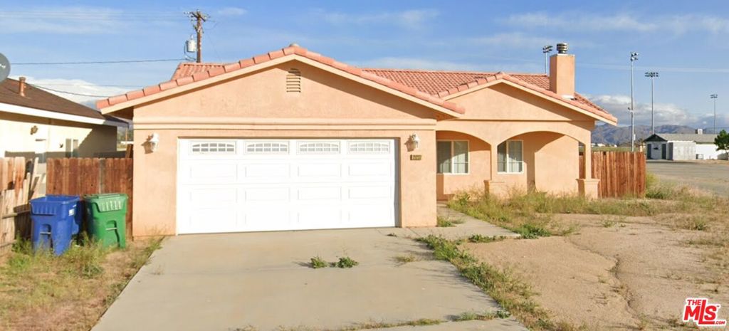 Beautiful 2007 built home near California City Blvd featuring 3 bedrooms, 2 baths. Spacious backyard and car garage. This home is located close to all services and ready to move in. Must make an appointment to see it.