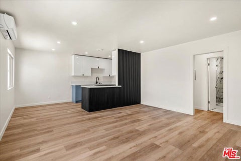 Photo of 517 E 97th Street #7, Inglewood, CA 90301 (MLS # 26102854)