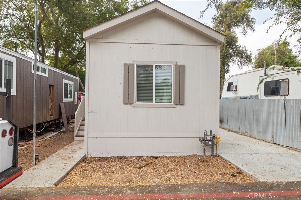 12245 San Fernando Road 32