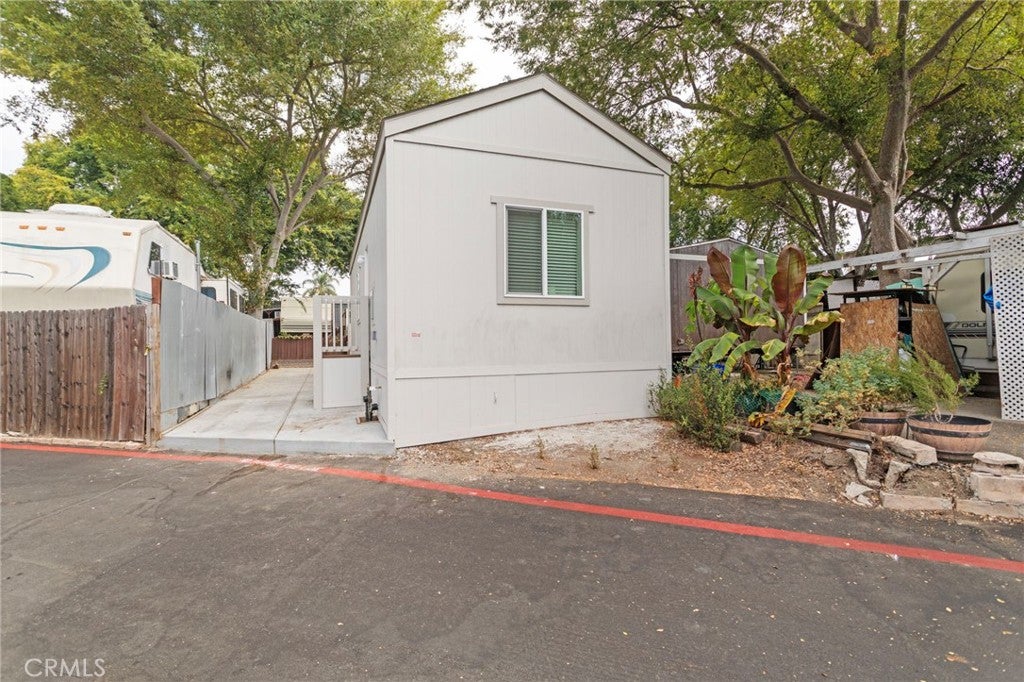 12245 San Fernando Road 32