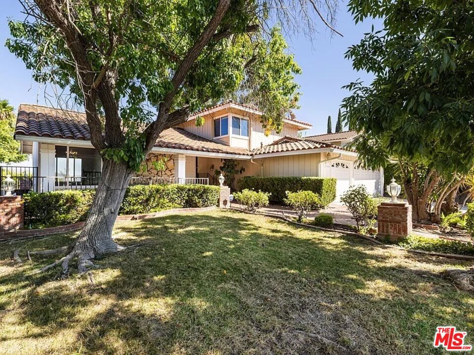 1096 Stoneshead Court