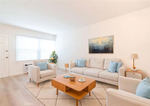 Photo of 4222 Ventura Canyon AVE, Sherman Oaks, CA 91423 (MLS # SR26105734)
