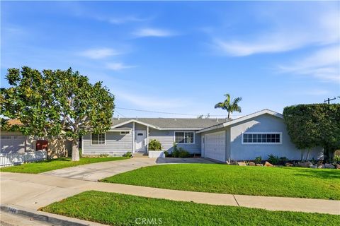 Photo of 2444 College Dr, Costa Mesa, CA 92626 (MLS # PW25269216)