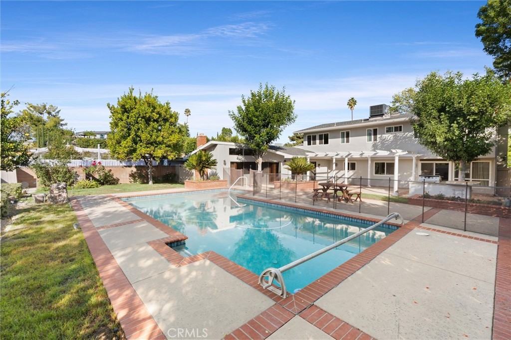 7277 Bernadine Avenue