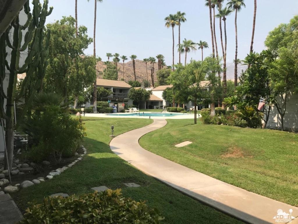 Palm Canyon Villas - Residential
