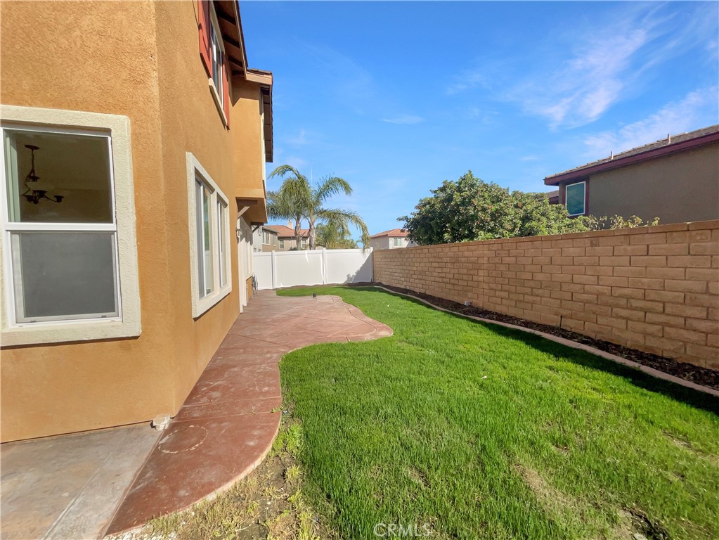 37326 La Lune Avenue