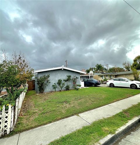 Photo of 27220 Marchland Ave, Canyon Country, CA 91351 (MLS # DW25257572)