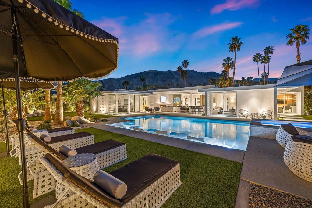 Magnesia Falls Cove - Residential