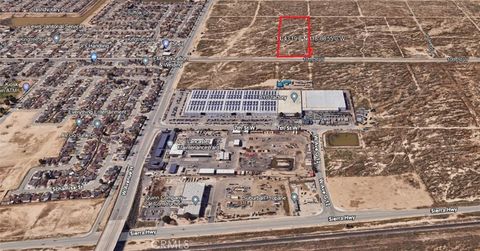 Photo of 46135 10th St W, Lancaster, CA 93536 (MLS # HD26002586)