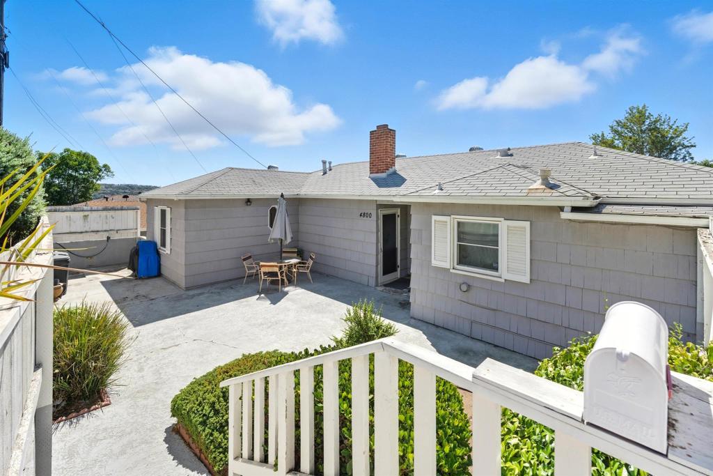 Beautifully updated single-family home featuring brand new carpet and stunning thick oak flooring. Offering 2 spacious bedrooms and 2 bathrooms, this 2,046 sq. ft. residence provides a comfortable and inviting layout. Conveniently located at 4800 Lee Ave in La Mesa, this home combines charm and functionality in a desirable neighborhood.
