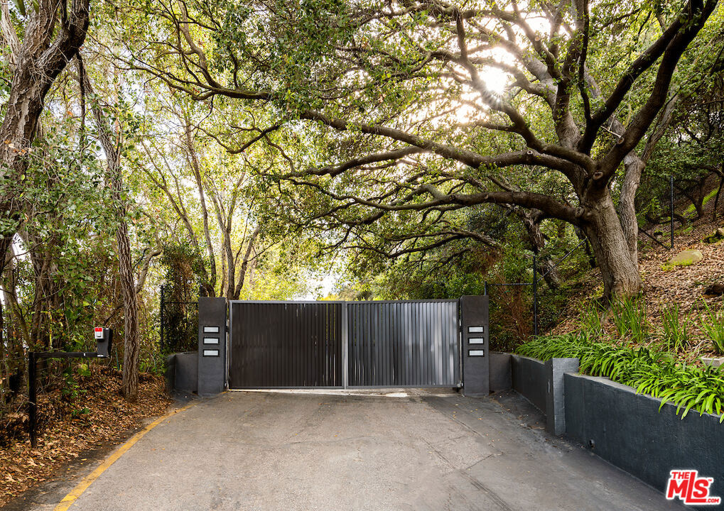 2547 Hutton Drive