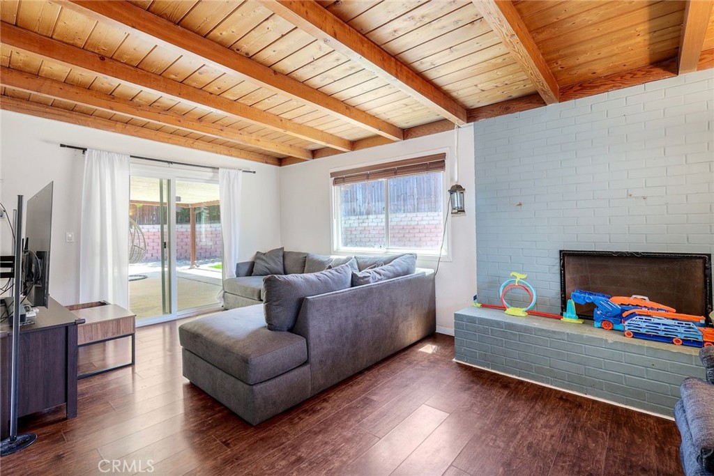 7549 Black Oak