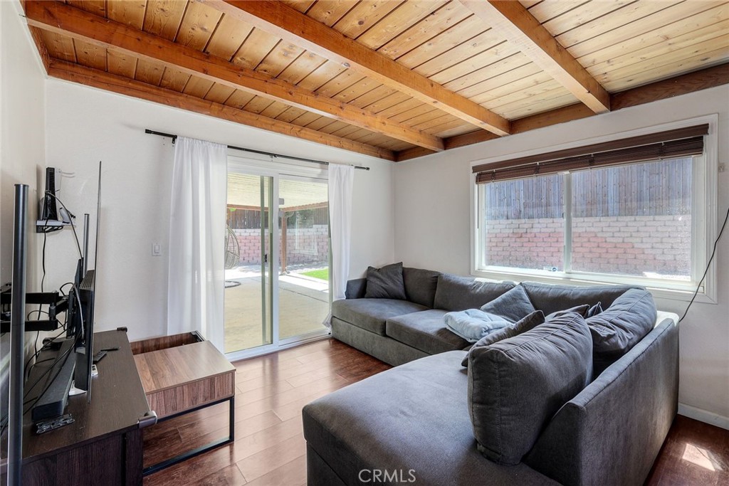 7549 Black Oak