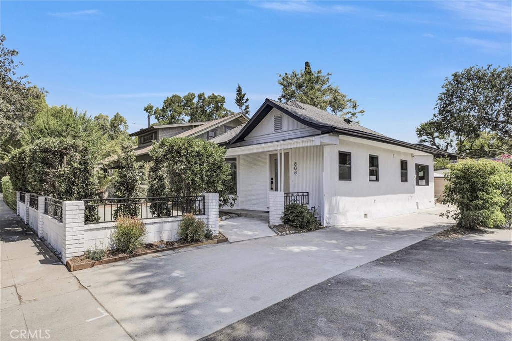 808 S Los Robles Avenue