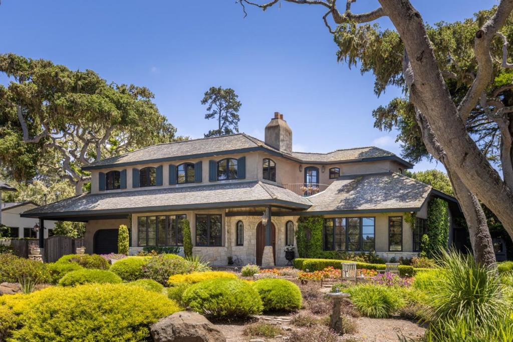 3093 Hacienda Drive