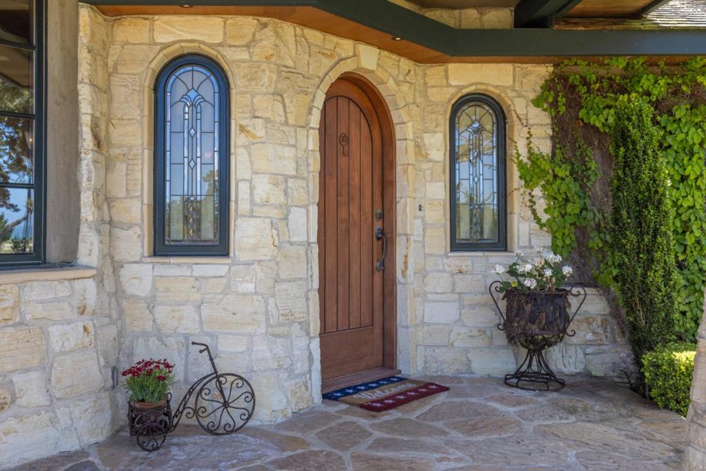 3093 Hacienda Drive