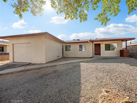Photo of 15212 Las Piedras Drive, Victorville, CA 92395 (MLS # OC25240983)