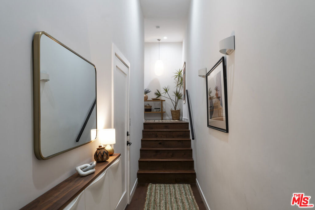 3787 Glenalbyn Drive