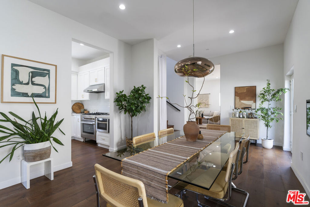 3787 Glenalbyn Drive