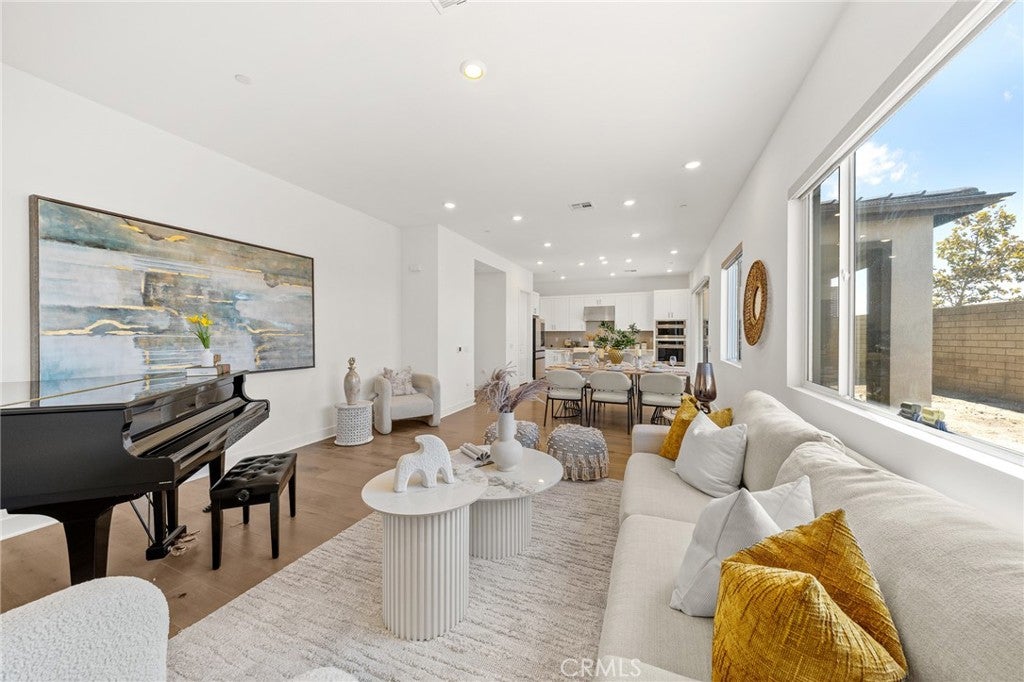 236 Lily Loop