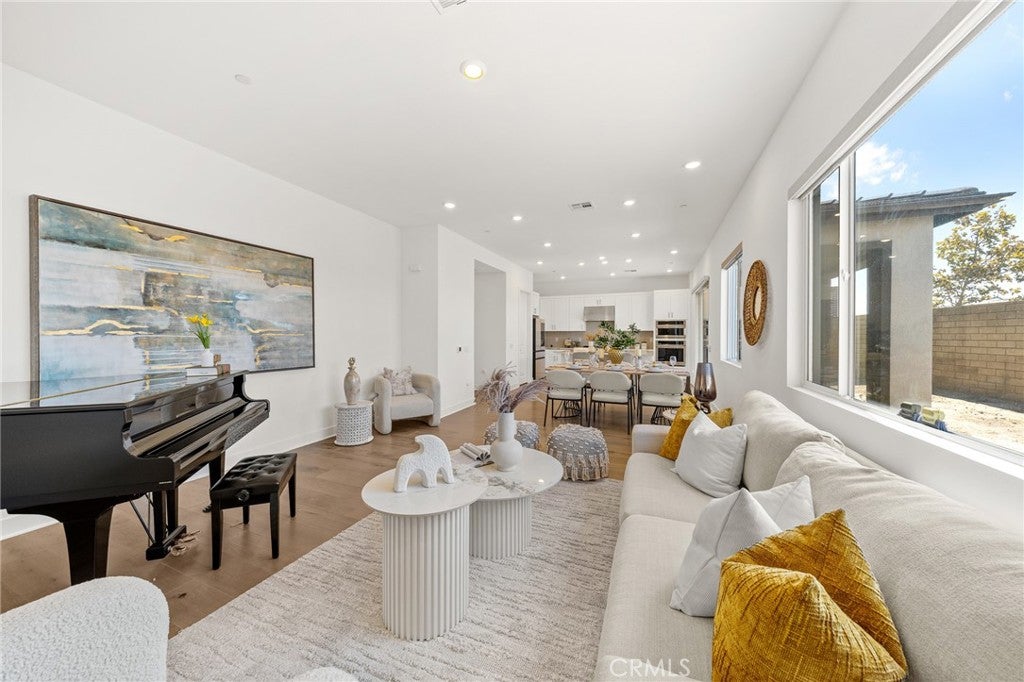 236 Lily Loop