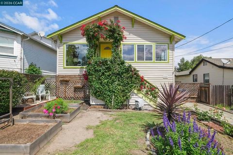 Photo of 855 Bella Vista Ave Ave, Martinez, CA 94553 (MLS # 41132780)