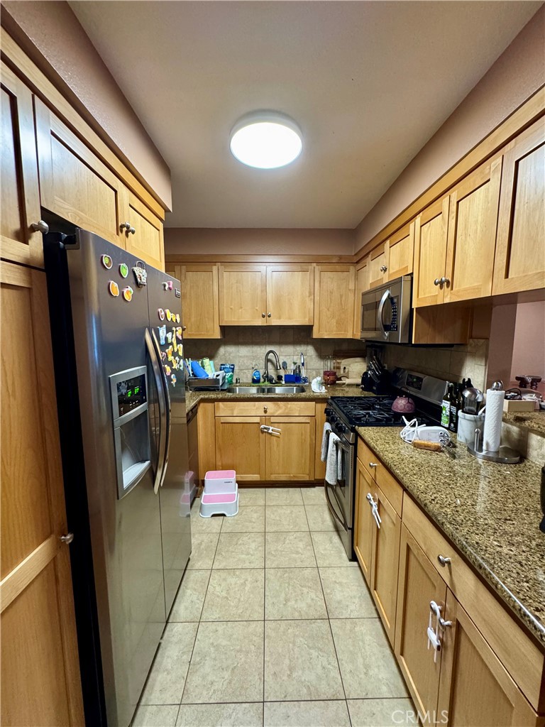 15215 Magnolia Boulevard 102