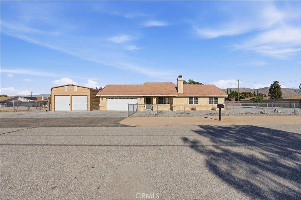 Photo of 8351 Lassen Ave, Hesperia, CA 92345 (MLS # HD26087260)