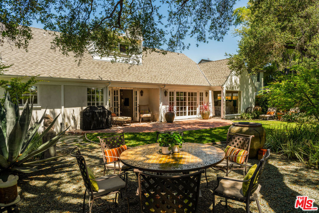 2224 Linda Flora Drive