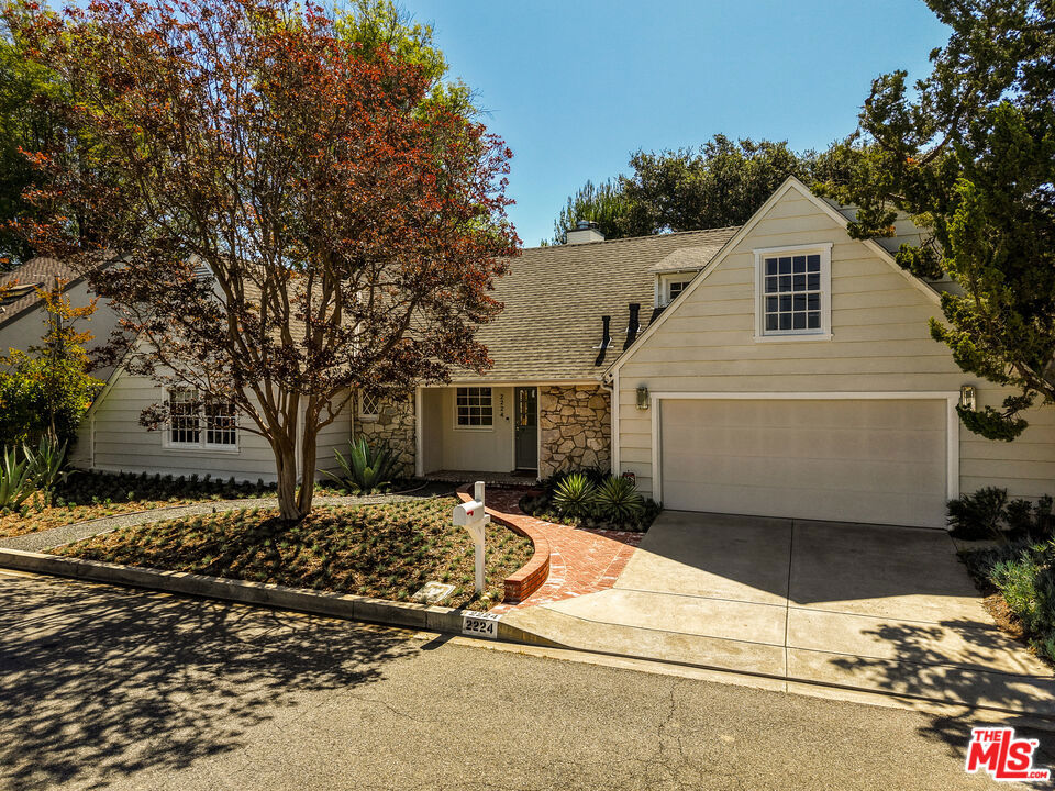 2224 Linda Flora Drive