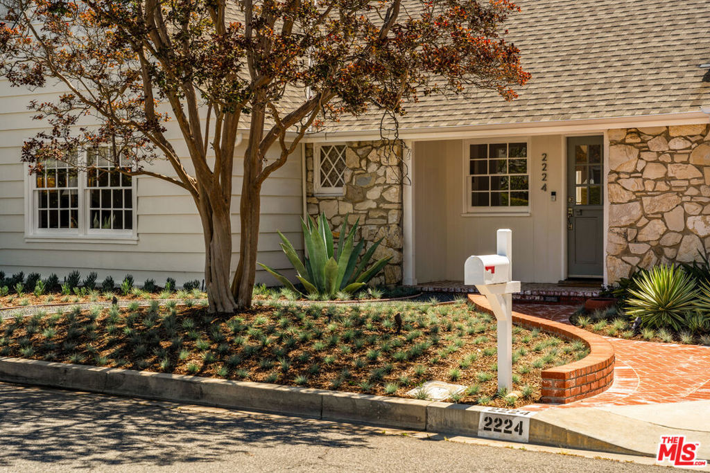 2224 Linda Flora Drive