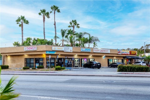 Photo of 3401 Pacific PL, Long Beach, CA 90806 (MLS # DW26197340)