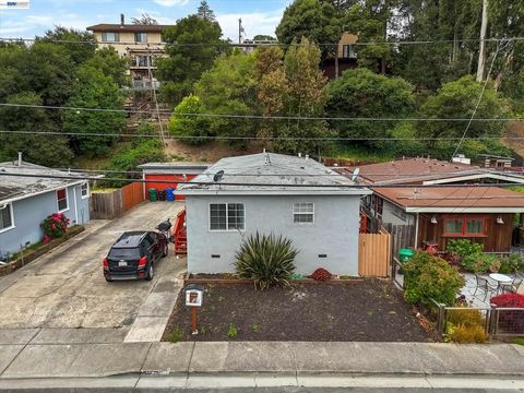 Photo of 512 Tennent Ave, Pinole, CA 94564 (MLS # 41139109)