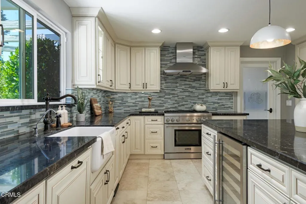 Ojai, California 93023, United States, 4 Bedrooms Bedrooms, ,3 BathroomsBathrooms,Residential,Active,154626