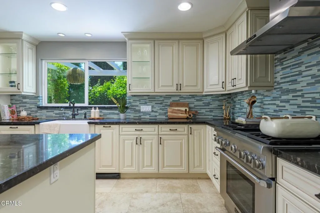 Ojai, California 93023, United States, 4 Bedrooms Bedrooms, ,3 BathroomsBathrooms,Residential,Active,154626