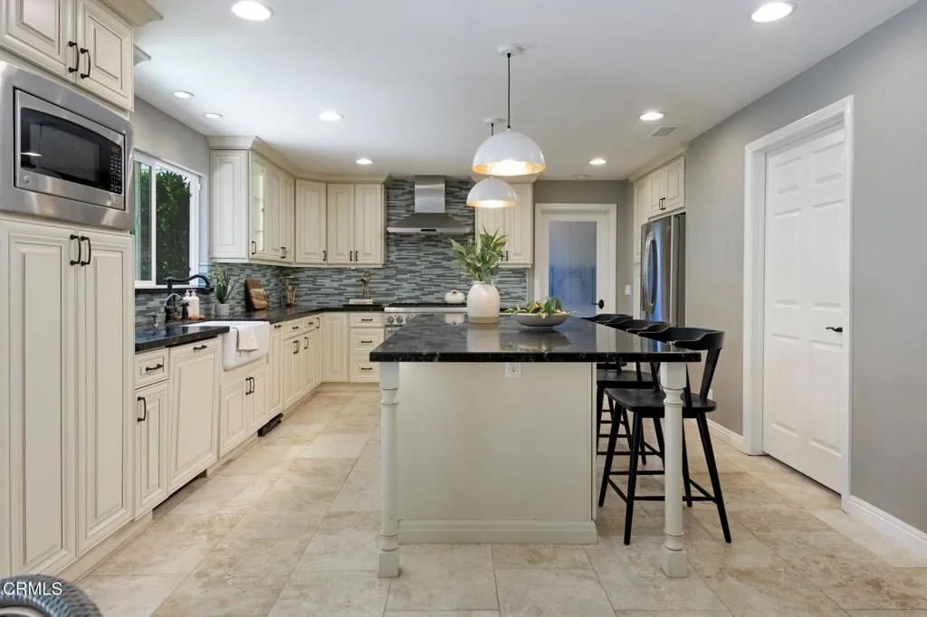 Ojai, California 93023, United States, 4 Bedrooms Bedrooms, ,3 BathroomsBathrooms,Residential,Active,154626