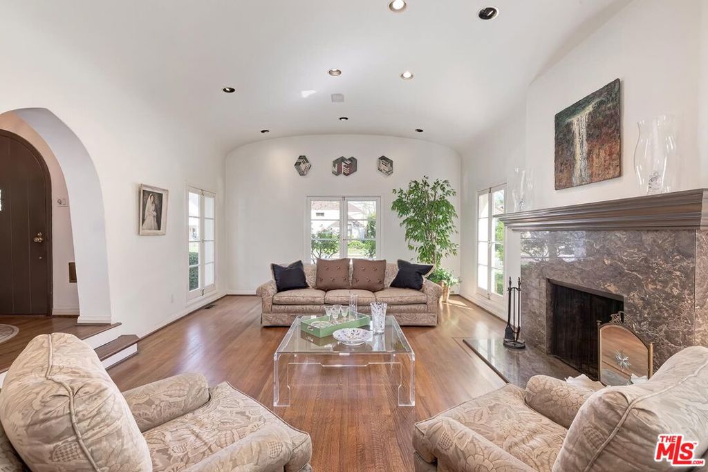 219 S McCarty Drive