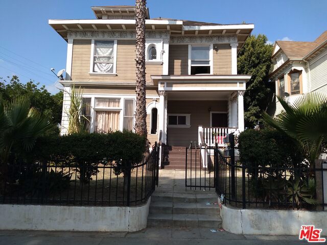 Beautifully upgraded 3 bedroom 2 bathroom unit available in a Historical 4-plex. Unit C is an upstairs unit with new floors, upgraded bathroom, open living/dinning and kitchen. This unit is special and will lease quickly. Street Parking only. No Laundry on-site. Owner pays Water and Trash Contact Listing agent for a showing appointment.