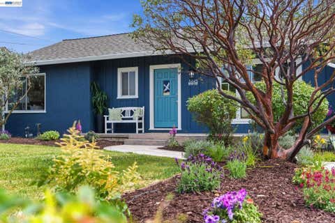 Photo of 3445 Badding Rd RD, Castro Valley, CA 94546 (MLS # 41137618)