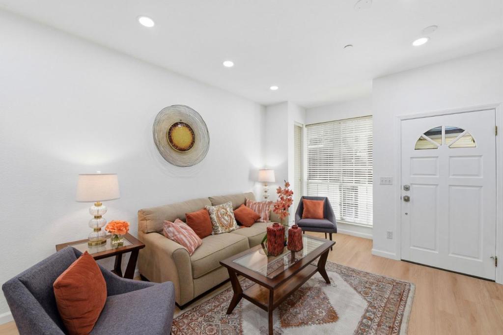 972 Belmont Terrace 7