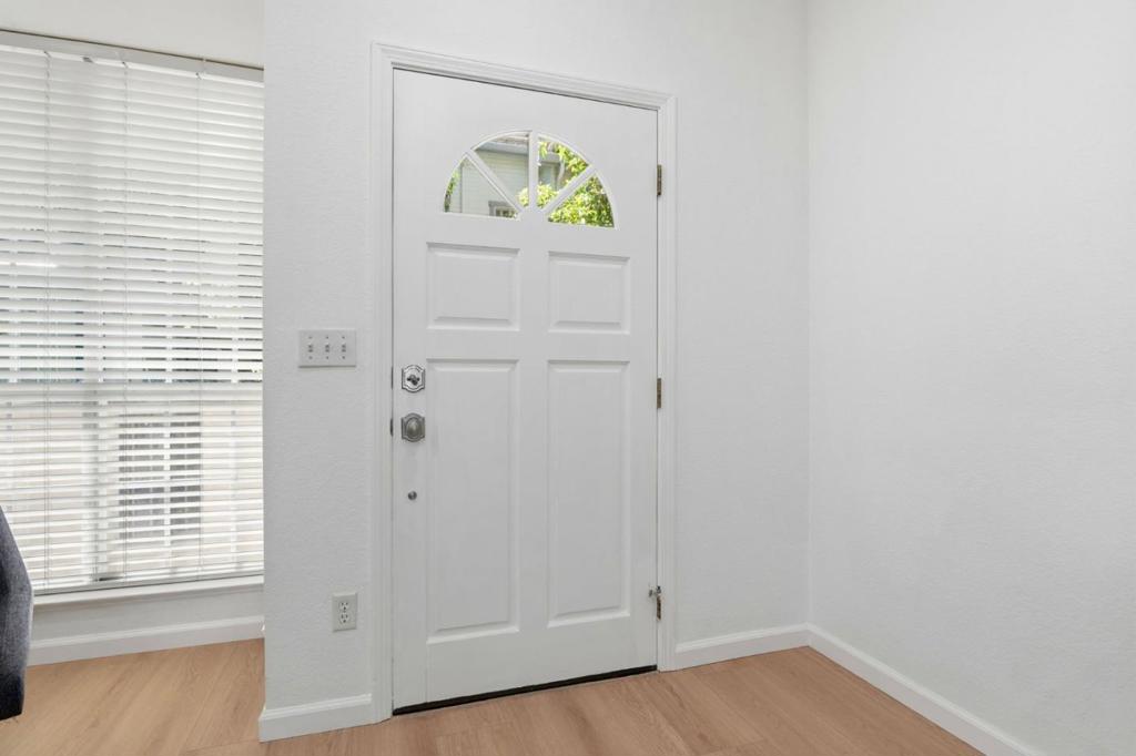 972 Belmont Terrace 7