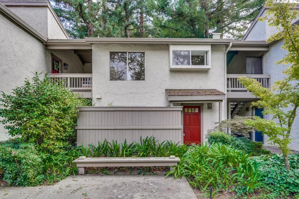Photo of 19423 Vineyard Lane, Saratoga, CA 95070 (MLS # ML82024800)