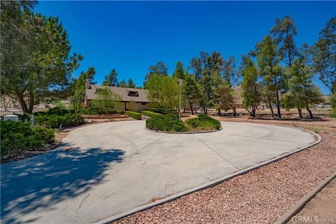 Photo of 34155 Castlehaven Road, Agua Dulce, CA 91390 (MLS # SR25280284)