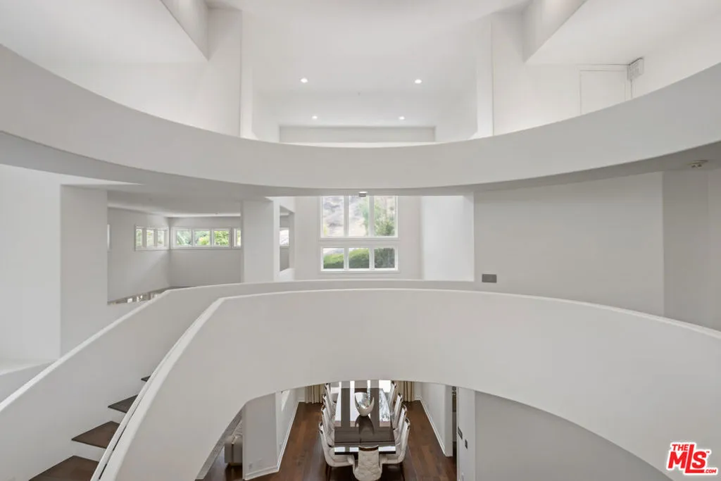 Westlake Village, California 91361, United States, 5 Bedrooms Bedrooms, ,6 BathroomsBathrooms,Residential,Active,217986